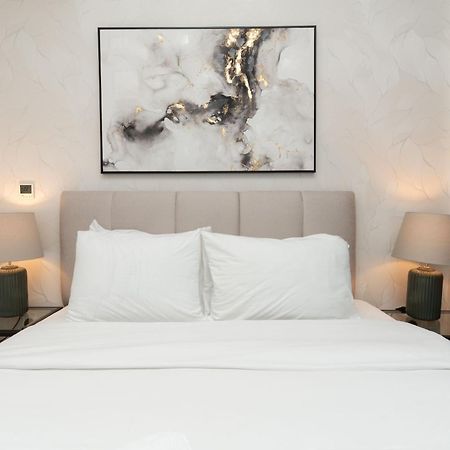 Luxury 2Br Downtown Apt With Burj Khalifa Views ドバイ エクステリア 写真