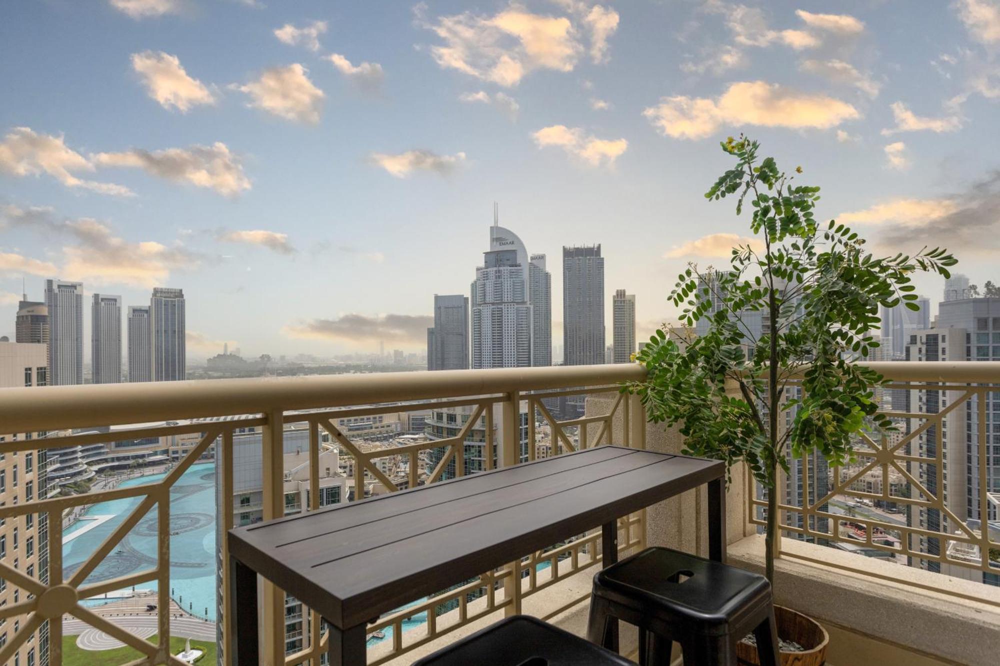 Luxury 2Br Downtown Apt With Burj Khalifa Views ドバイ エクステリア 写真