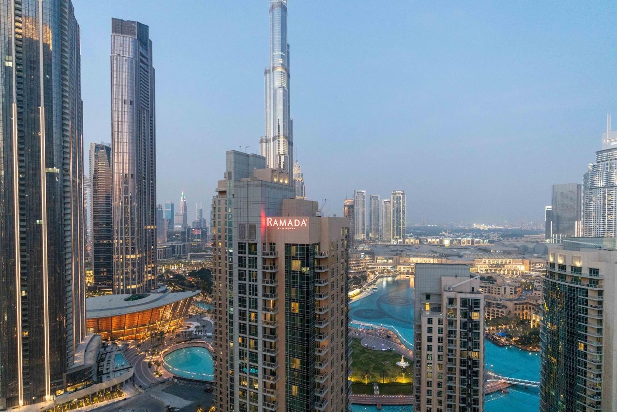 Luxury 2Br Downtown Apt With Burj Khalifa Views ドバイ エクステリア 写真